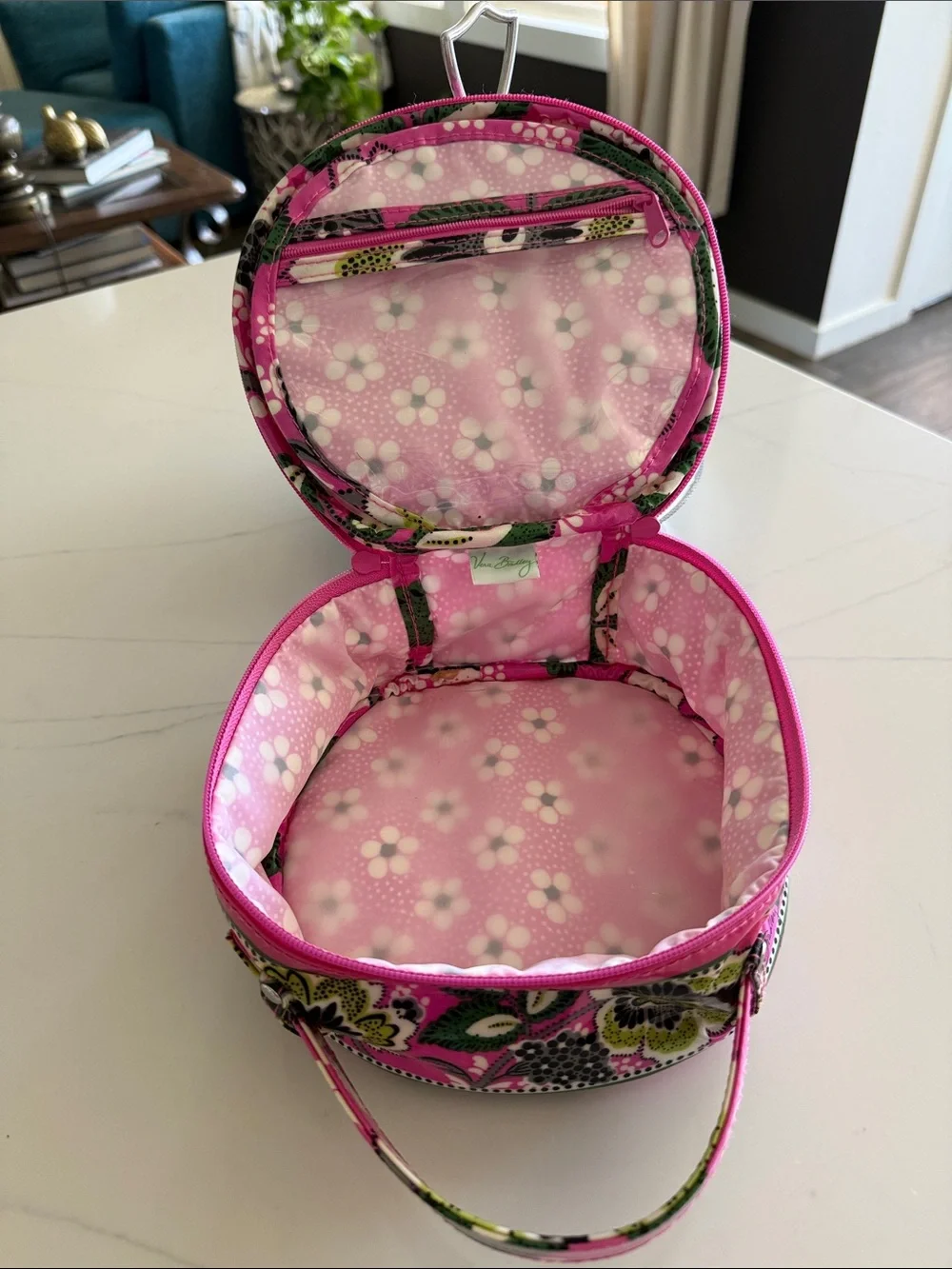 Vera Bradley Round Pink Floral Cosmetic Case with Top Handle NWOT